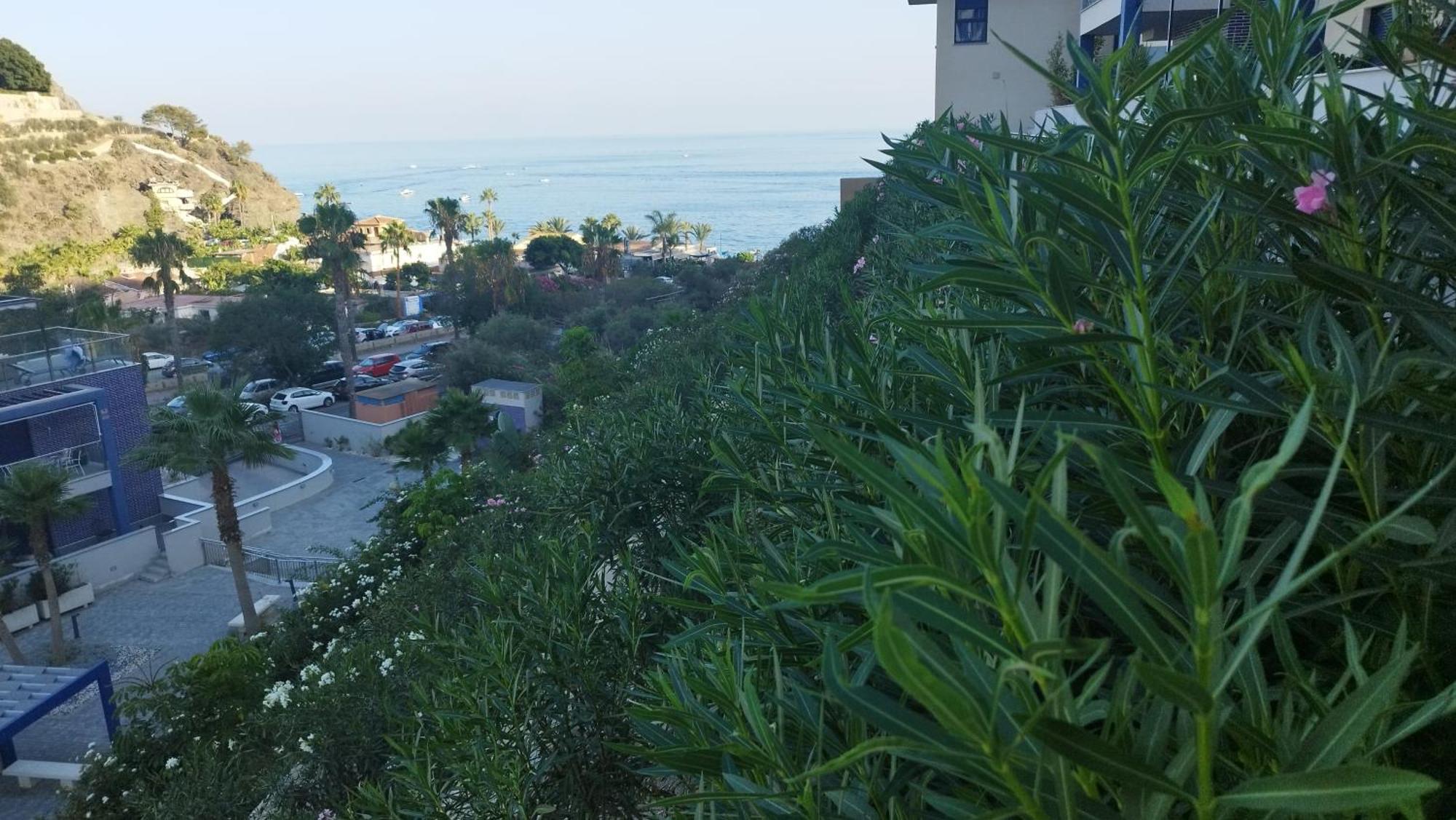 Urbanización playa Cabria Almuñécar Exterior foto